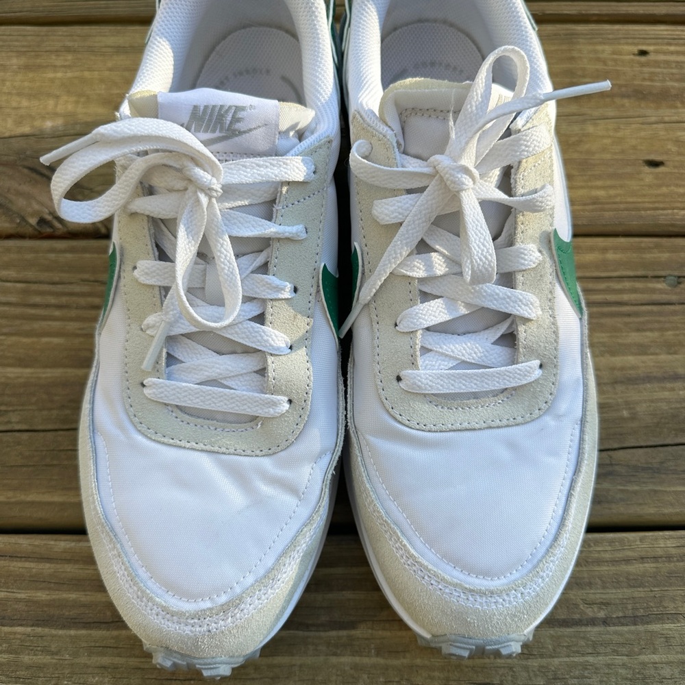 Nike Waffle Debut women’s sneakers, sz 11 - Picture 3 of 9